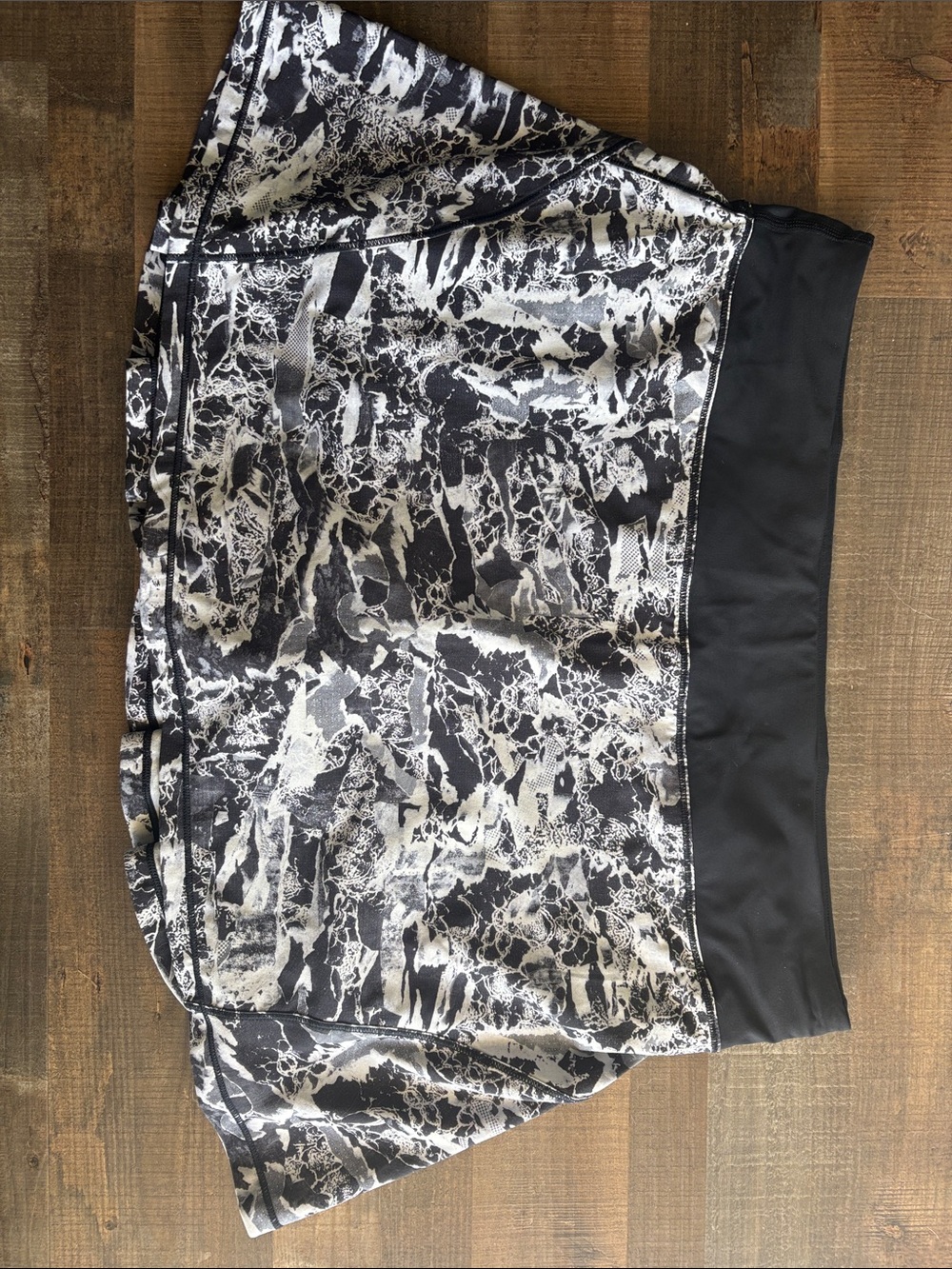 lululemon athletica Black and White Printed Athletic Skirt